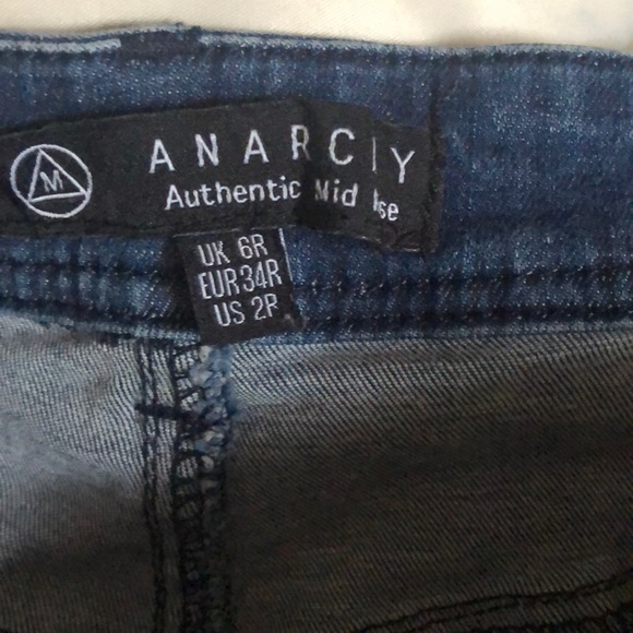 MISSGUIDED ripped knees dark denim jeans - Picture 4 of 6